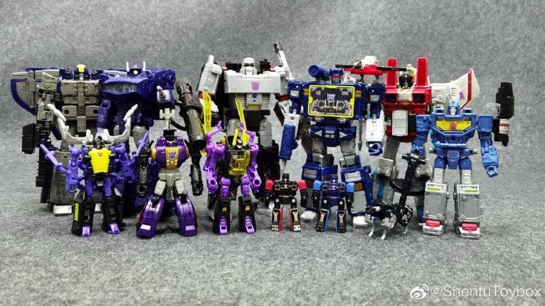 Netflix Transformers WFC Soundwave, Ravage & Laserbeak 3 Pack  (8 of 9)